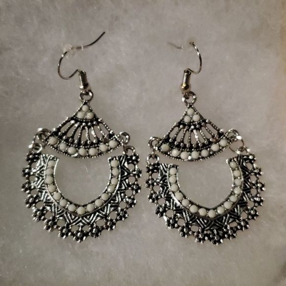 NEW Ivory Bohemian Style Dangle Earrings - Picture 1 of 2